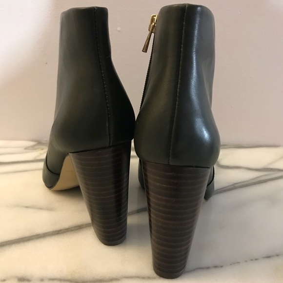 BRAND NEW Ann Taylor Spruce Green Booties - Picture 5 of 6
